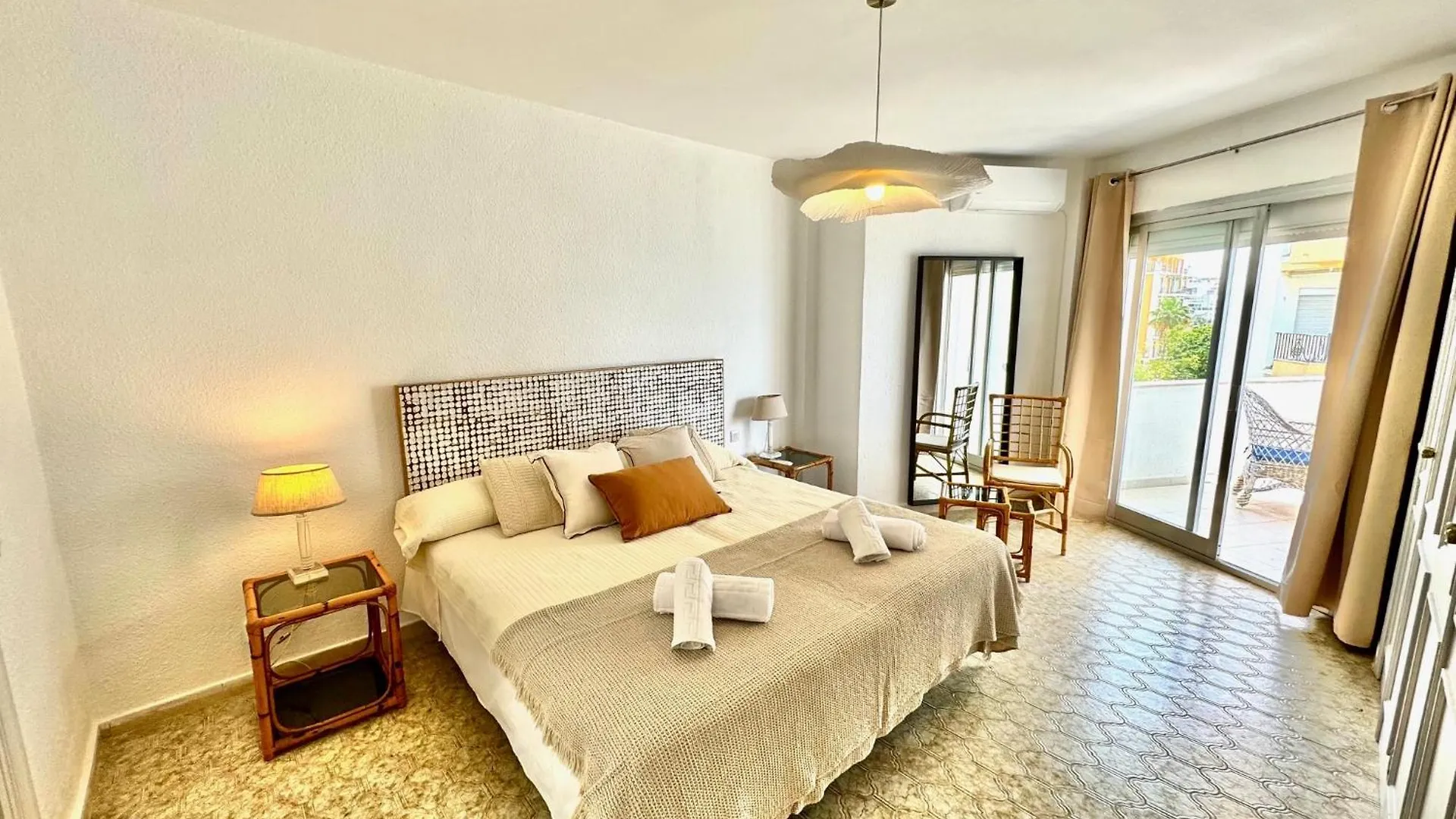 In Front Of Sea & Center Apartment Marbella